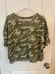 WOMEN OLD NAVY GREEN CAMO CROP TOP SIZE XXL NEW - Picture 1 of 4