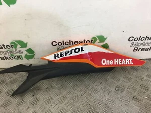 HONDA CBR125 CBR 125 RIGHT SEAT PANEL YEAR 2011-2017 (STOCK 334) - Picture 1 of 6