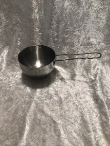 Kleine Soßenpfanne aus gebürstetem Edelstahl mit Ausgießer Design - Bild 1 von 6