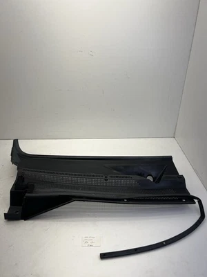 Cubierta derecha cubierta parabrisas Nissan NV2500 2012-2020 OEM. Foto 1 de 4