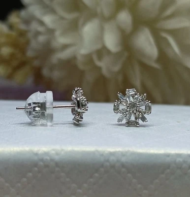 0.20 Ct 100% Natural Round Brilliant Cut Diamonds Stud Earrings 18K White Gold - Image 1 of 2