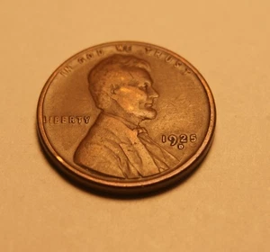 1925 D  LINCOLN CENT  VF-XF 15 - Picture 1 of 2