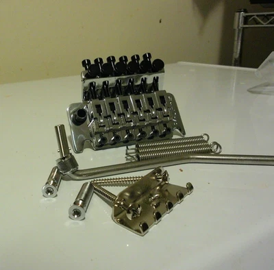 FLOYD ROSE Charvel tremolo 1000 Series FRT02000 Bridge Chrome Strat  - Image 1 of 4