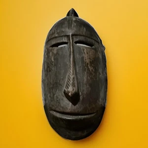 Ethnographic African mask 1930 to 1970 tribe - Picture 1 of 3