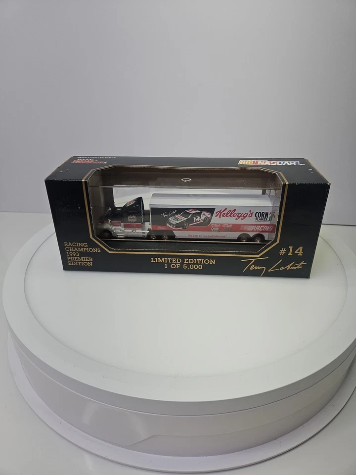 1993 Racing Champions Terry Labonte Diecast 1:87 NASCAR-Transporter Semi - Image 1 of 4