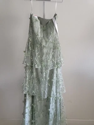 Vestido Dessy Collection Lentejuelas Bordado Sin Tirantes en Niveles Talla 14 Foto 1 de 4