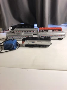 Locomotiva Lionel Amtrak 8664 e 4 auto e trasformatore - Foto 1 di 13