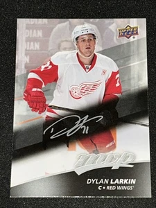 DYLAN LARKIN Silver Script 2017-18 UD MVP #25 Free Comb Ship - Picture 1 of 2