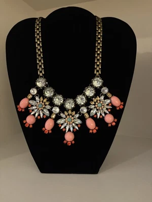 Collar babero estilo J Crew declaración estrás - diseño floral coral Foto 1 de 2