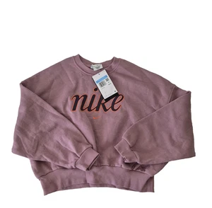 Nike Sweatshirt Kids Medium Purple Crewneck Swoosh Logo Pullover FZ5560-523 New - Picture 1 of 7