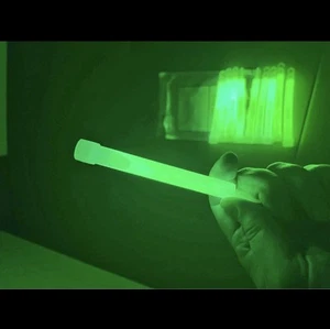 Green Glow Sticks - Aka Aussie Chem Lights - Picture 1 of 7