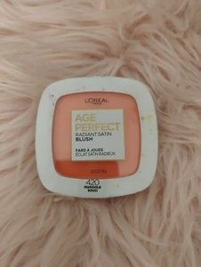 L'Oreal ~ Age Perfect Radiant Satin Blush ~ #420 Marigold Souci ~ B46 - Bild 1 von 2