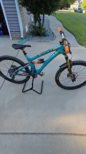 Yeti Cycles SB6c Carbonfiber Mountain Bike - Picture 1 of 4