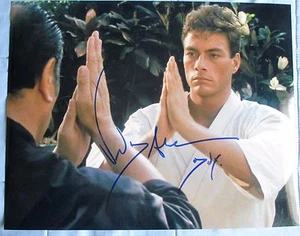 FOTO FIRMATA JEAN CLAUDE VAN DAMME 11x14 DC/COA BLOODSPORT DUX ISCRIZIONE RARA! - Foto 1 di 1
