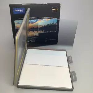 Benro Master 150x170mm 2-stop(GND4 0.6) Reverse Graduated Neutral Density Filter - Picture 1 of 5