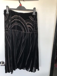 Ladies Monsoon Size 22 Black Skirt - Picture 1 of 4