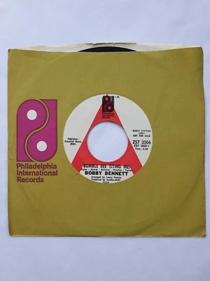 PROMO FUNK & DEEP SOUL, Bobby Bennett – Bumble Bee (Sting Me) / Days Go By - Image 1 of 4