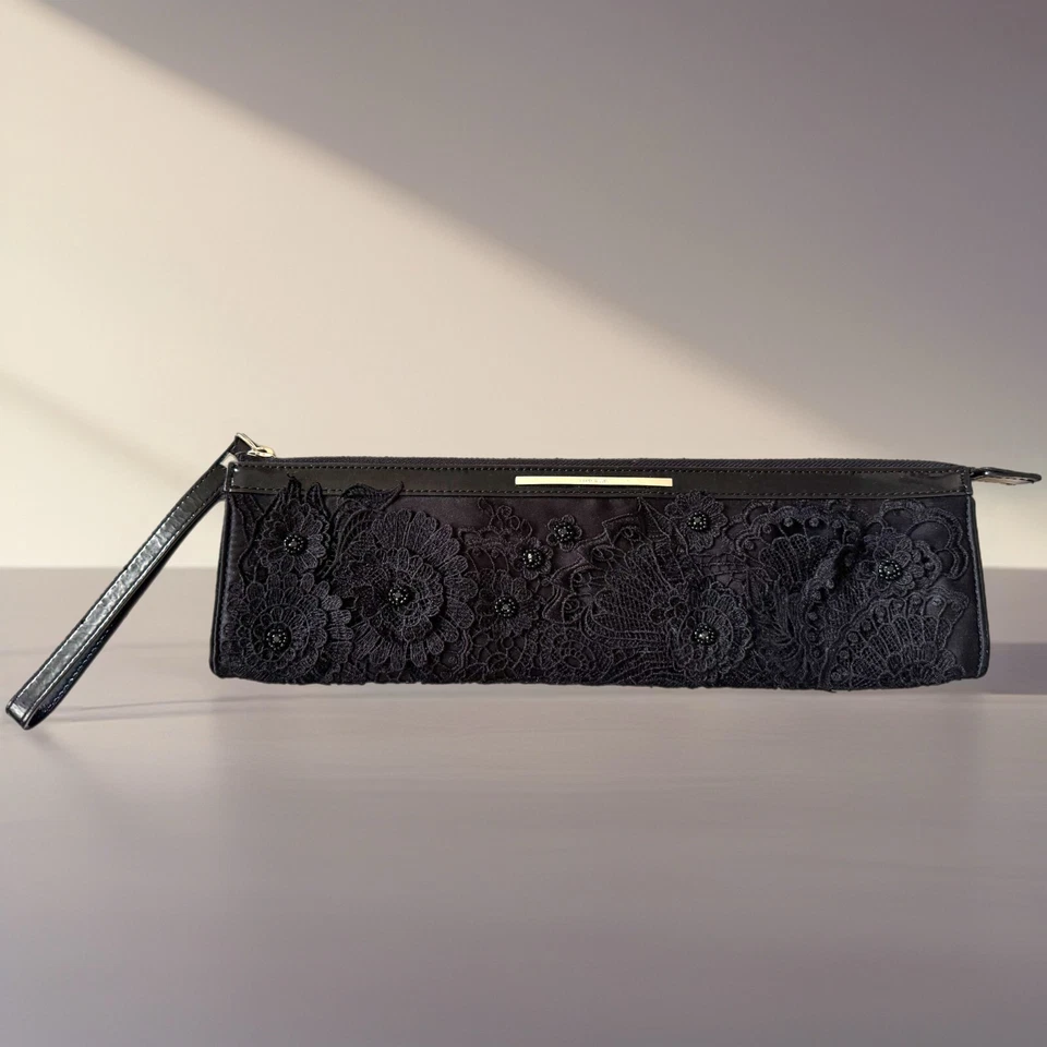 Bolso sin asas Karen Millen negro de encaje con cuentas floral rectangular elegante Foto 1 de 4