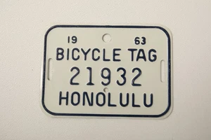 Placa de matrícula de bicicleta Honolulu (R4A/JSF6) etiqueta blanca 1963 21932 - Imagen 1 de 6