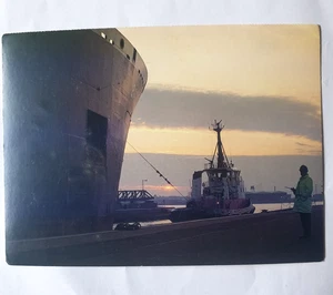 Foto postal de la misión a la gente de mar bloqueando barcos de Tilbury navegando - Imagen 1 de 2