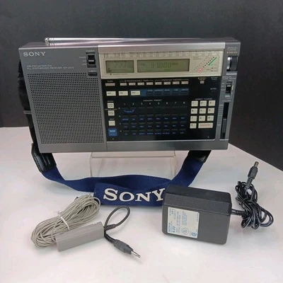 Receptor sintetizado SONY~ICF-2010~AIR/FM/LW/MW/SW PLL con antena y fuente de alimentación Foto 1 de 4