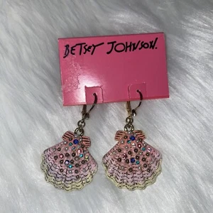 Betsey Johnson Pink Seashell Earrings - Picture 1 of 3