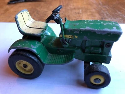 John Deere "140" Lawn Mower in played with condtion - Image 1 of 4