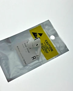 Apple Airpods Pro 1st Gen A2083 Earbud White Wireless Bluetooth Right Side Only - Picture 1 of 4