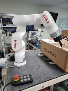 JAKA MINI Cobo, new colaborative robot. Easy rpogramming - Imagen 1 de 5