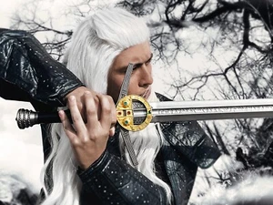 43 1/2" The Witcher Foam Sword Replica - Picture 1 of 8