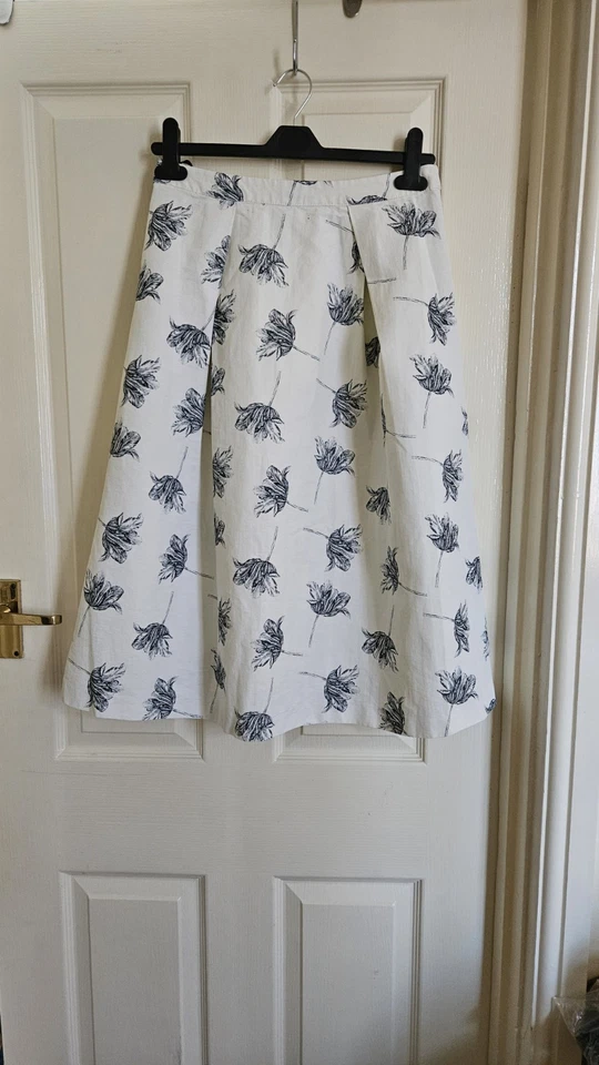 Warehouse Ivory and Black Floral Pleated Midi Cotton A Line Skirt Size 10 - Image 1 of 4