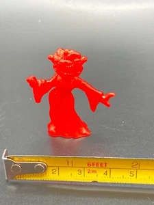 Monster In My Pocket MEDUSA # 26 Red - Series 1 MIMP 1990 - Picture 1 of 3