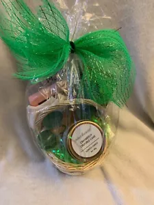 Plant Lover Wicker Basket Gift for Woman - Birthday, Mother’s Day, Valentine’s - Picture 1 of 1