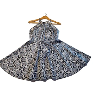 Fit & Flare Damen-Skaterkleid hinten offen blau Blumen Freizeit, Arbeitskleidung - Bild 1 von 11