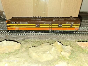 HO Hobbytown E7A Illinois Central Panama Limited Locomotive - Picture 1 of 8