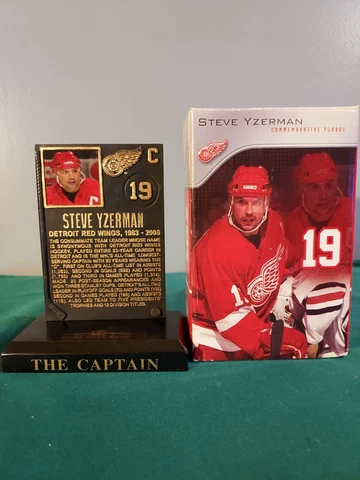 Detroit Red Wings Steve Yzerman Commerative Plaque-New In Open Box Cover