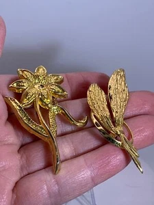Lot of 2 Flower & Leaf Vintage Gold Brooch Pin M-3832 - Picture 1 of 3