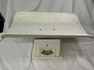 Vintage Baby or Nursery Scale by Detecto Scales from the 1950's - operational - Picture 1 of 6