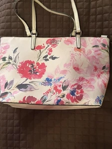 Guess Large Classic Tote Bag, Beautiful Floral Bag w/Silver Tone Hardware - Picture 1 of 11