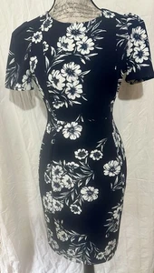 Calvin Klein Scuba Etui Indigo & Weiß Blumen Kleid Größe 6P - SO SCHMEICHELHAFT! - Bild 1 von 11