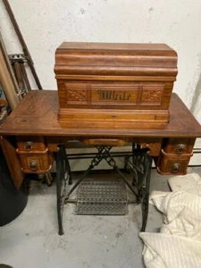 ANTIQUE WHITE LONG SHUTTLE SEWING MACHINE ANTIQUE IN CABINET - Picture 1 of 12