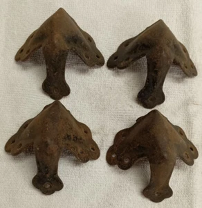 SET OF 4 ANTIQUE HEAVY METAL STEAMER TRUNK/TOOLBOX SCREW-ON OUTSIDE CORNER/FEET - Picture 1 of 7