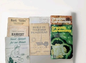 7 Vntg Build it Yourself Homestead Organic Gardening Farming Cottage Farmhouse  - Foto 1 di 4