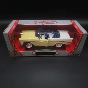 Road Signature Collection 1956 Chevy Bel Air giallo/bianco convertibile scala 1:18 - Foto 1 di 11