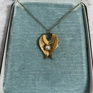 VTG Gold Plated Cultured Pearls By Imperial Necklace Leaf Abstract Pendant - Picture 1 of 6