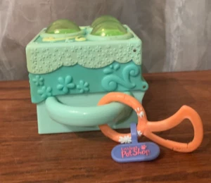 Littlest Pet Shop 2006 Teeniest Tiniest Pop Up Playset  LPS Hasbro-1- KITTEN - Picture 1 of 3