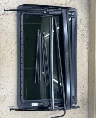 Солнцезащитный люк на крыше Mercedes-Benz S430 W220 2000-2006 годов выпуска лунное стекло изготовитель оборудования - Изображение 1 из 4