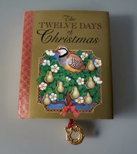 Little Book Of The 12 days of Christmas With 24K Gold Plated Charm - Imagen 1 de 4