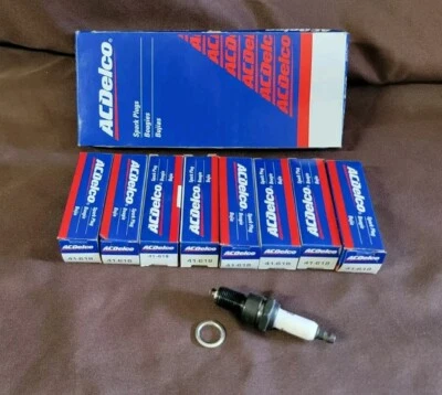 8 AC Delco 41-618 Spark Plugs 25312033 - Image 1 of 4