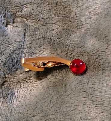 Barra de corbata de vidrio rojo MCM chapada en oro accesorio vintage para hombre regalo Foto 1 de 4